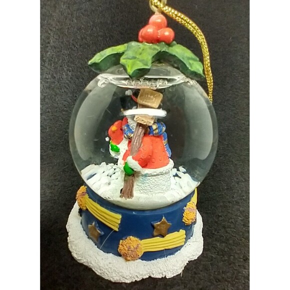 Snow Globe Snowman w/Top Hat Bird Feeder Cardinal In Hand* New In Box * - Picture 2 of 6